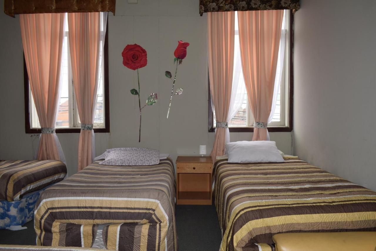Hostal Torres Del Paine Пунта-Аренас Екстер'єр фото